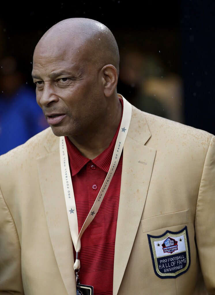 Former defensive back Ronnie Lott