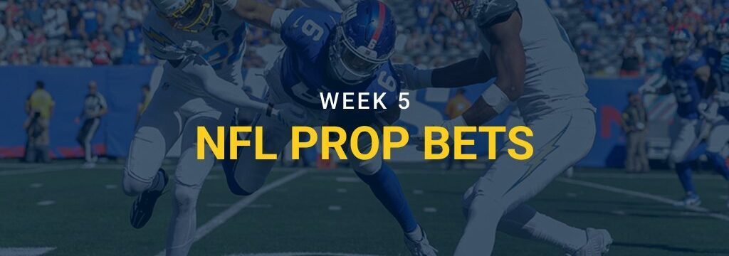 New York Giants quarterback Jaxson Dart in football game