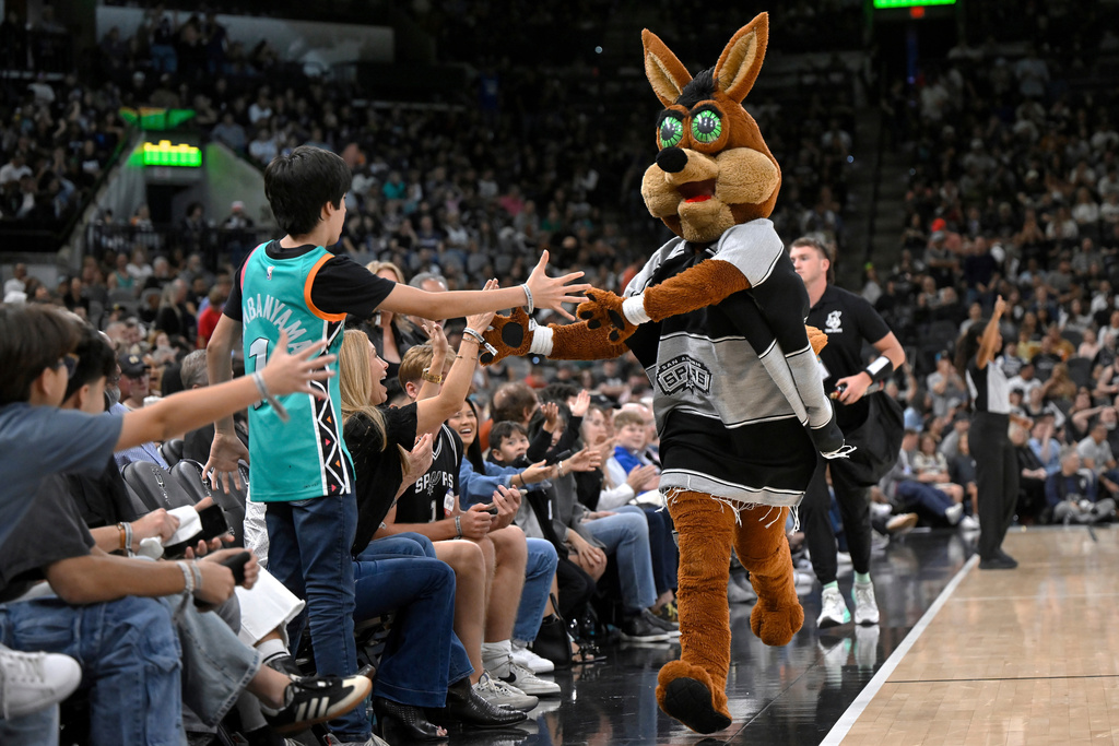 The Coyote San Antonio Spurs' mascot