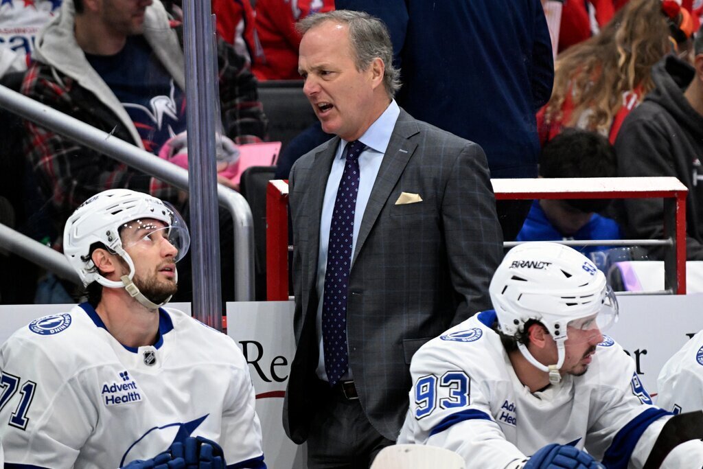 Tampa Bay Lightning head coach Jon Cooper talks to Tampa Bay