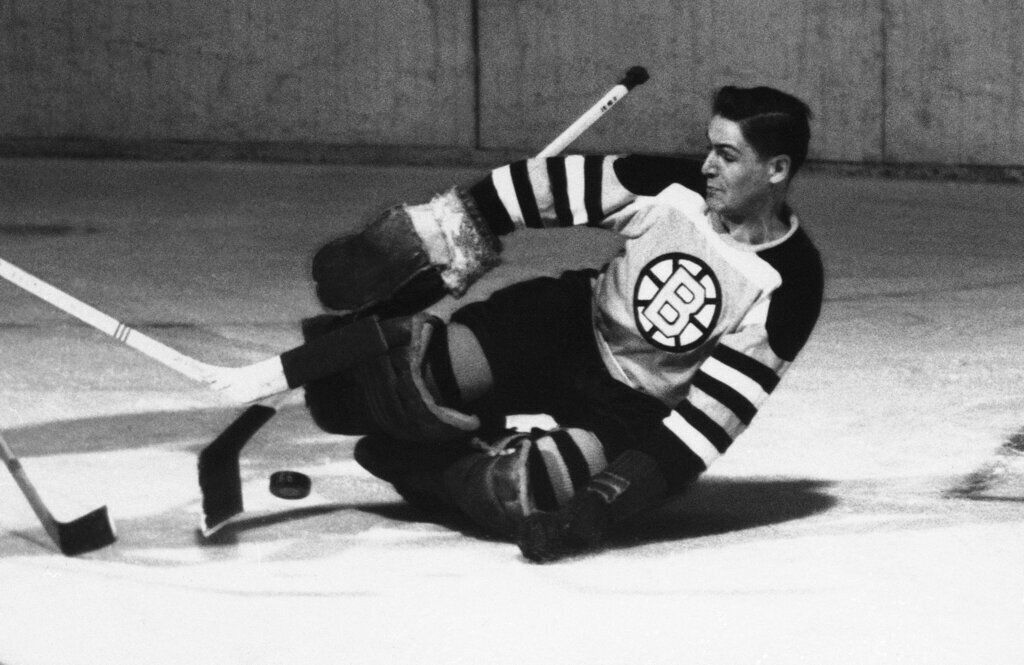Boston Bruins goalie Terry Sawchuk