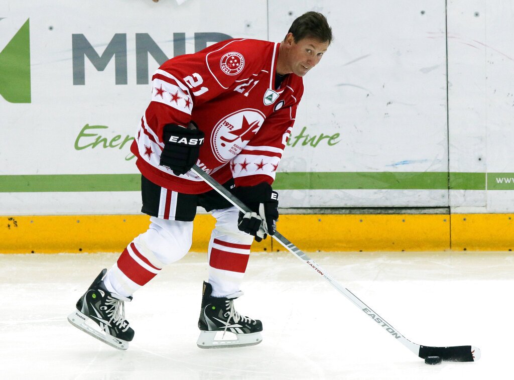 Wayne Gretzky plays during a Legends' Jubilee Games 2012
