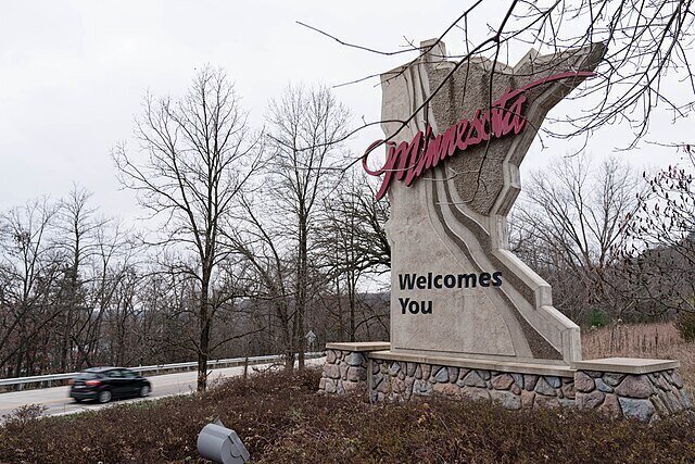 Minnesota welcomes you sign